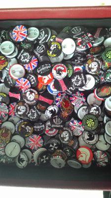 SPECIALIST PIN / BUTTON MAKER.....