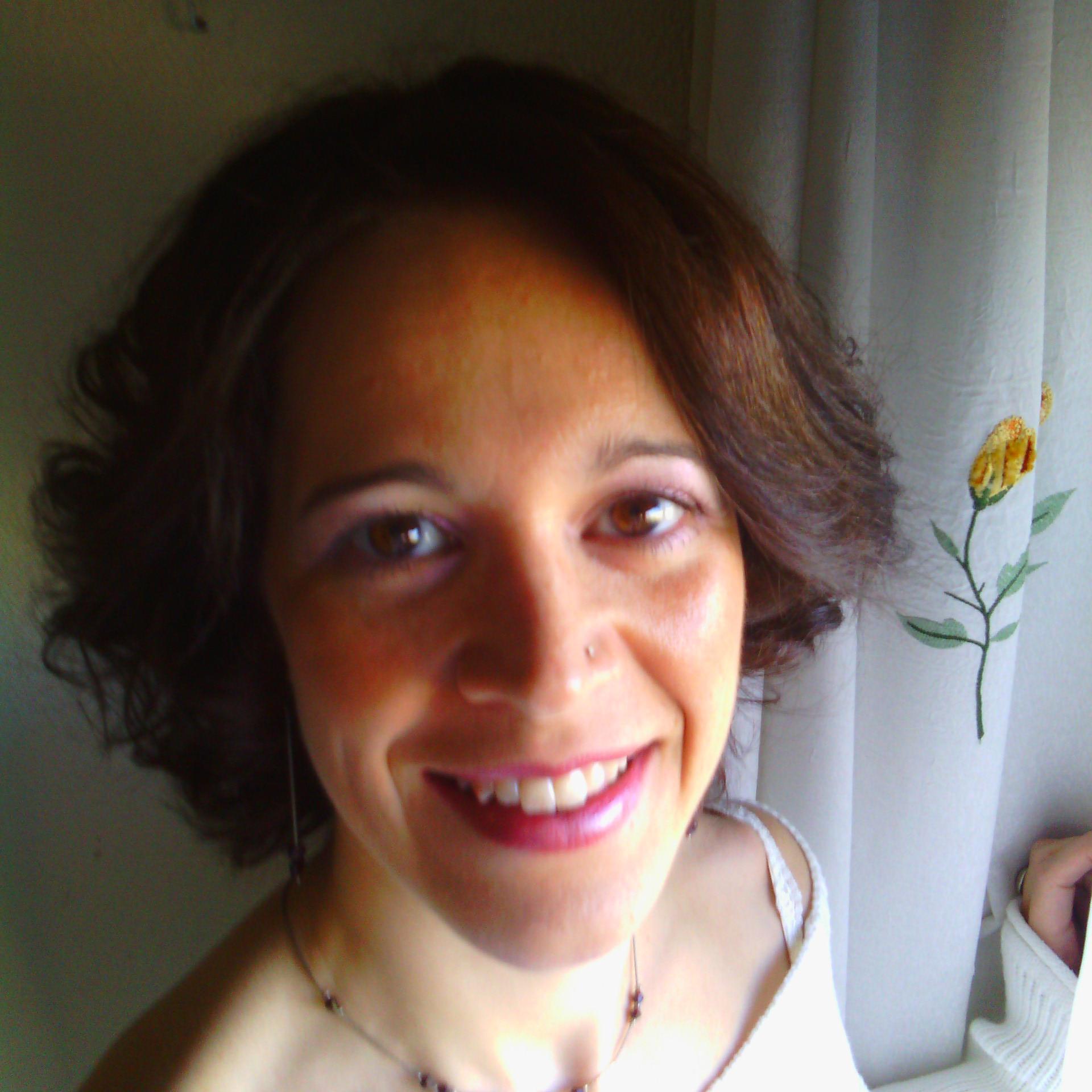 NuriHernan's profile picture. Librera de corazón, madre, mujer multitareas y estudiante de #psicologia en la @uned