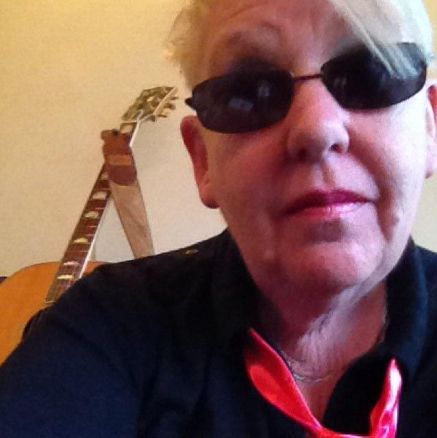 KathReadeMusic's profile picture. Singer-Songwriter & Sound Healer - described as having a 'goosebumps voice and genius songs'