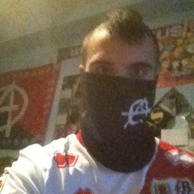 Amante (Rap,punk,Oi,ska...General todo menos reggaeton), Antifascista ahora y siempre Mi Rayito Forza Barça Un Patriota..Un idiota