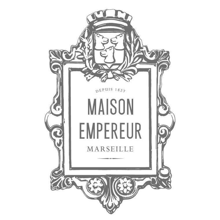Quincaillerie, droguerie, coutellerie, articles de cuisine, ménagers, de jardin, jeux d'autrefois et luminaires