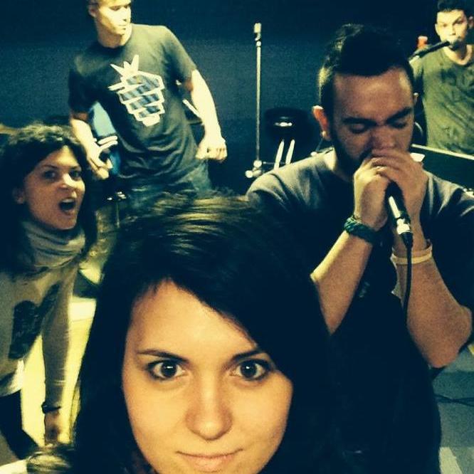 Abbo (rapper), Lady Rustika (produttore), Echi'nopsis (cantante), Flod (rapper), Mary (corista)