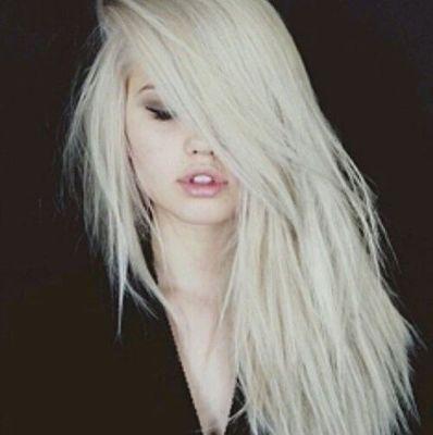 thewamps_melisa's profile picture. jüpiter'in halkasına oturup ayaklarımı sallayasım var öyle bi kafa