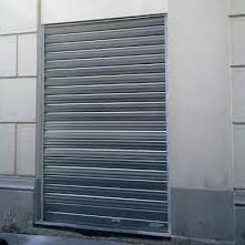 La barre de sécurité , l'installation de rideau métallique , la réparation des persiennes métalliques , installation de porte pour entrepôts