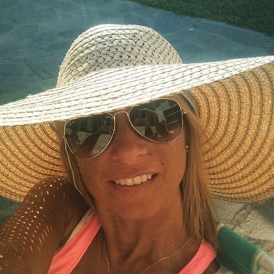 lorearabia's profile picture. 