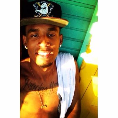 Paz, liberdade, um rap pra ouvir, minha família pra somar, já ta bom pra mim.
http://t.co/y5BUL2Su