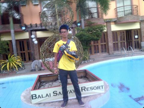 raychristian_87's profile picture. 