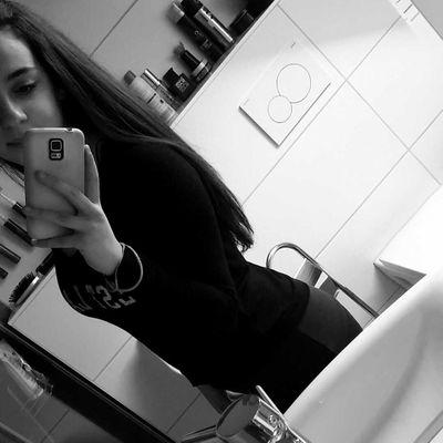Hey Leute , bin neu auf Twitter :) hoffe auf viele tolle tweets mit euch :)