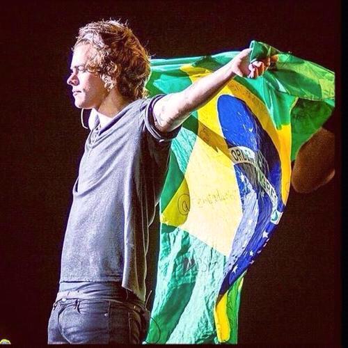 na coxa do harry :3