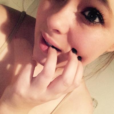 Crazy_Girl212's profile picture. I'm just a small town girl living in a lonely world...