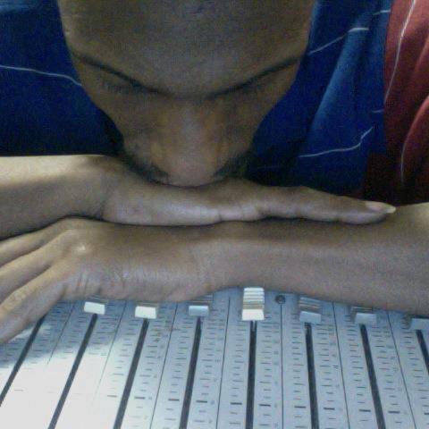 BoDaKemist's profile picture. GAME CHANGING MUSIC.ITS FINALLY HERE! GOOD MUSIC THAT MEAN SOMETHING IS WHAT THIS ALBUM IS ALL ABOUT preview it at http://t.co/iU13UQ1ceH