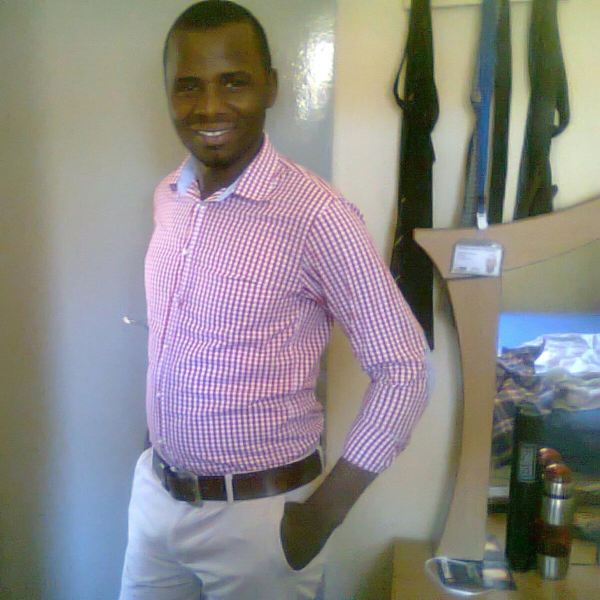 MalungaWelly's profile picture. GRAPHIC DESIGNER