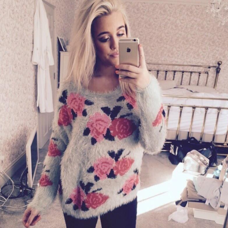 Cassandre 17 ans - va voir mon blog, et follow moi sur insta et twitter