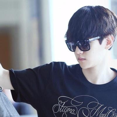 Hi chingus! You don't need to follow this account. Follow this instead: @crzhllxxx :)) kamsa!