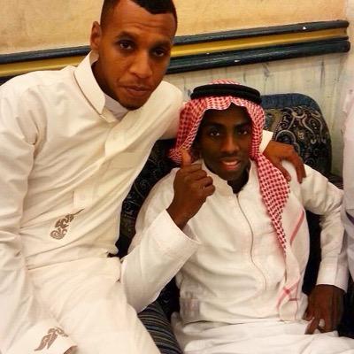 _ قَد ﻻ أملكك مَن يسعدُنيّ ،  ولكِن مَا زلتُ أحَاول إسعَاد غيريَ💔
