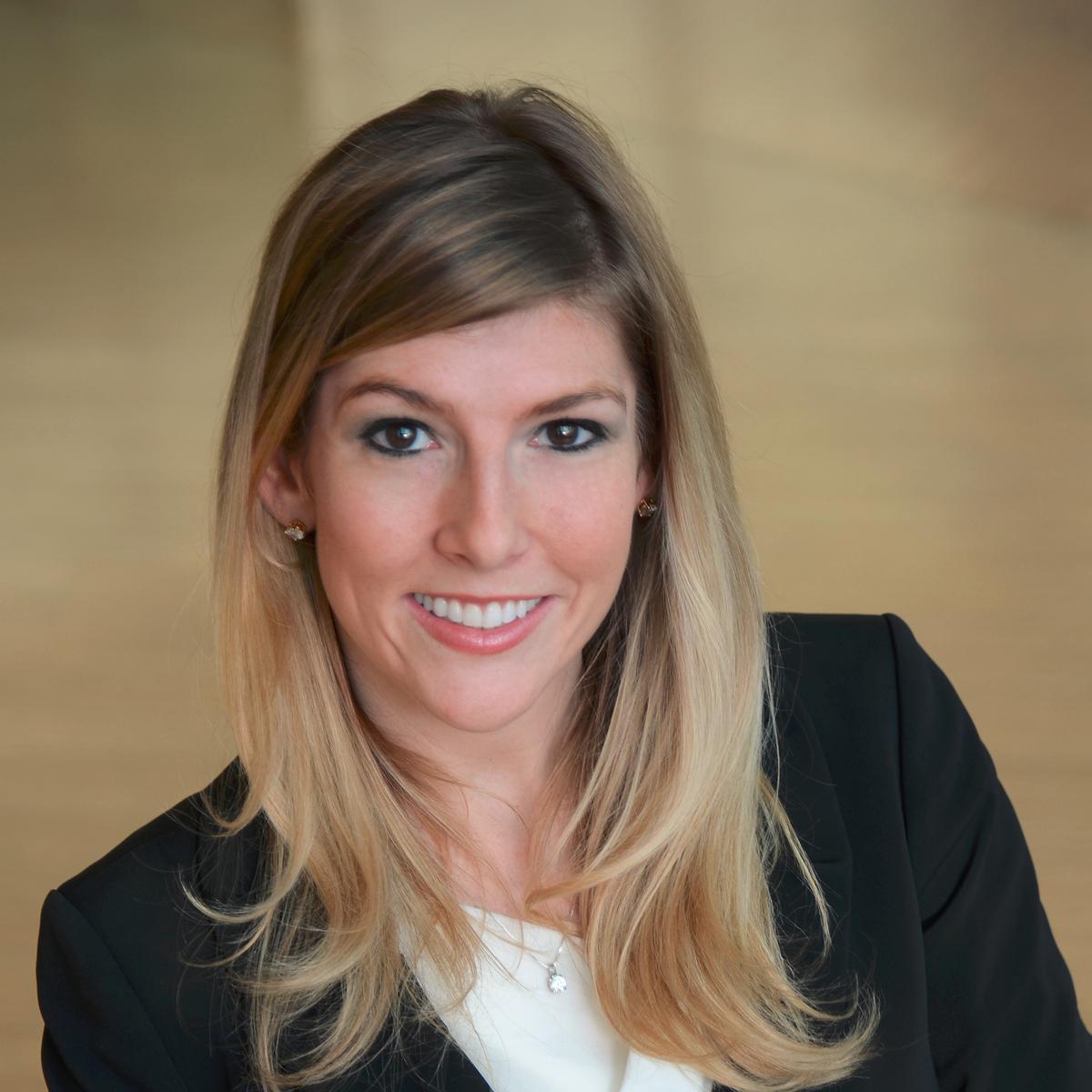 Austinite. Harpist. Attorney/ eDiscovery/Big Data consultant. Avid world traveler and UT longhorn fan. Music lover and social butterfly.