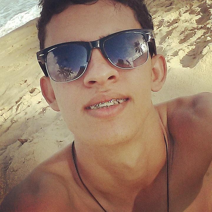 “O mundo pode te dar as costas, mas eu te carrego no colo.” — Deus