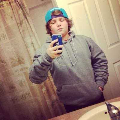 (13 yearz old)(7th grade)(living life lika King)