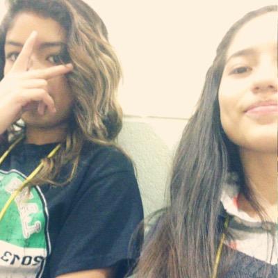 ivonne_1001's profile picture. 