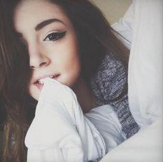 “She spoke words that would melt in your hands.” —; Elma Andre Korms. 「Daughter of Hermes」 〔♛〕