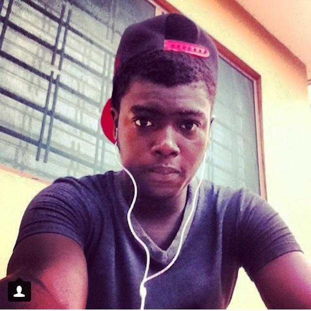 Rapper at a vond beats studio...ff me on IG:@its_cobby...nd imma ff back yh
#CashKidz
#SOP
#idontfearhu