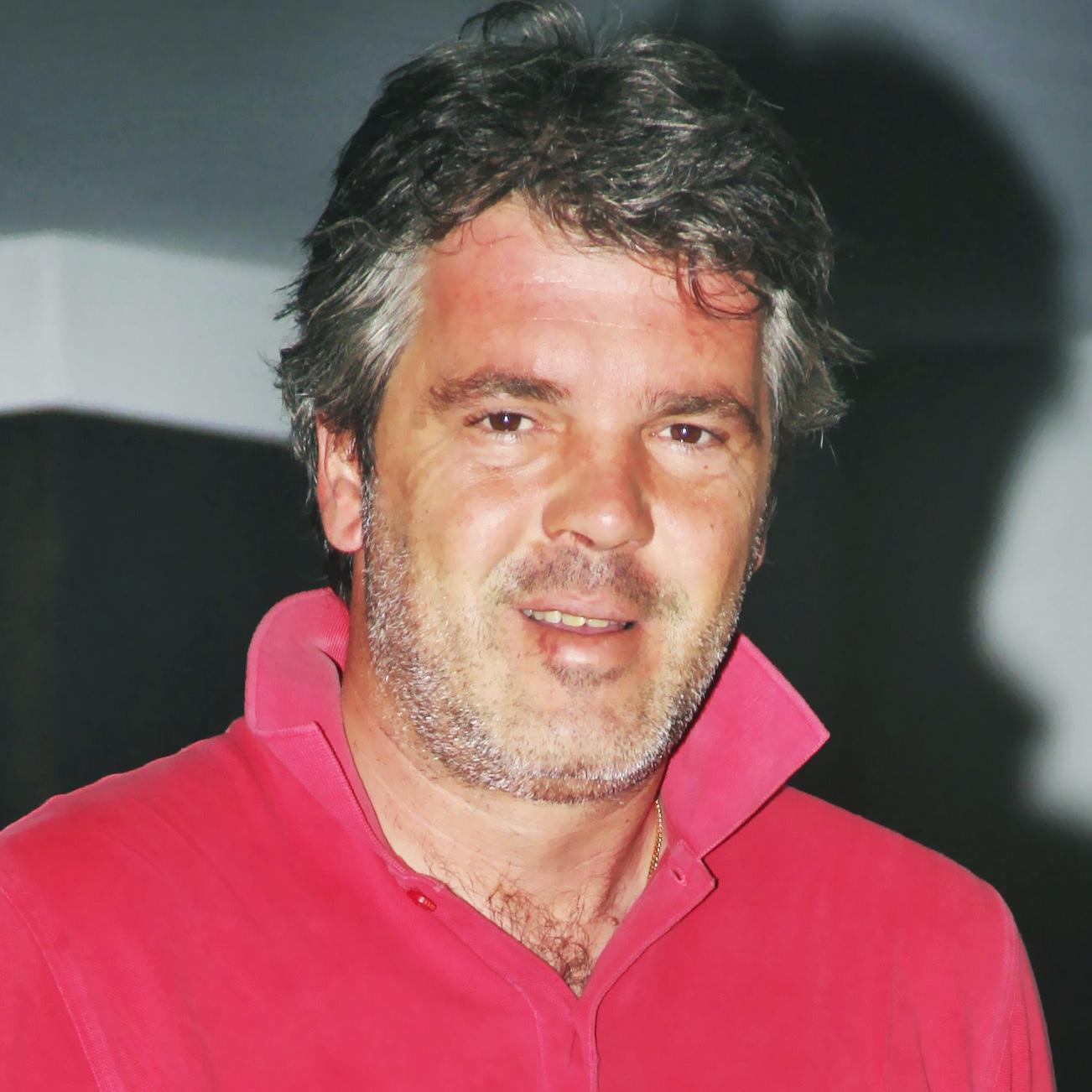 ParisSaris's profile picture. photographer