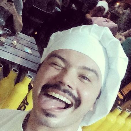 Olá, BEM VINDOS!
Criei esse twitter com a intenção de divulgar o meu trabalho como PERSONAL CHEF!
Aqui irei postar curiosidades e dicas sobre a GASTRONOMIA!
