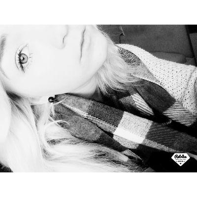 honigkucheen's profile picture. Sarah ♡