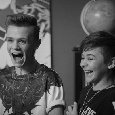 Pre-order @BarsAndMelody new single #BamKeepSmilingOutNow #KeepSmiling https://t.co/80VQF3IRwb