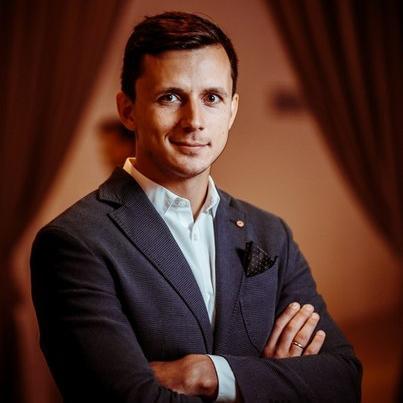 Building a generationof dedicated to public service