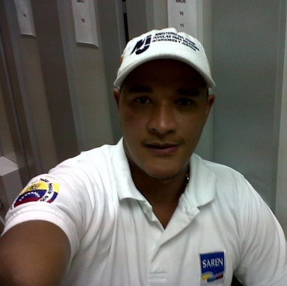 Venezolano,T.s.u.Adm. Aduana,Socialista,dando siempre lo mejor de mi, Optimista, REVOLUCIONARIO,CHAVISTA, ANTIIMPERIALISTA.Chavez vive Maduro sigue!!!