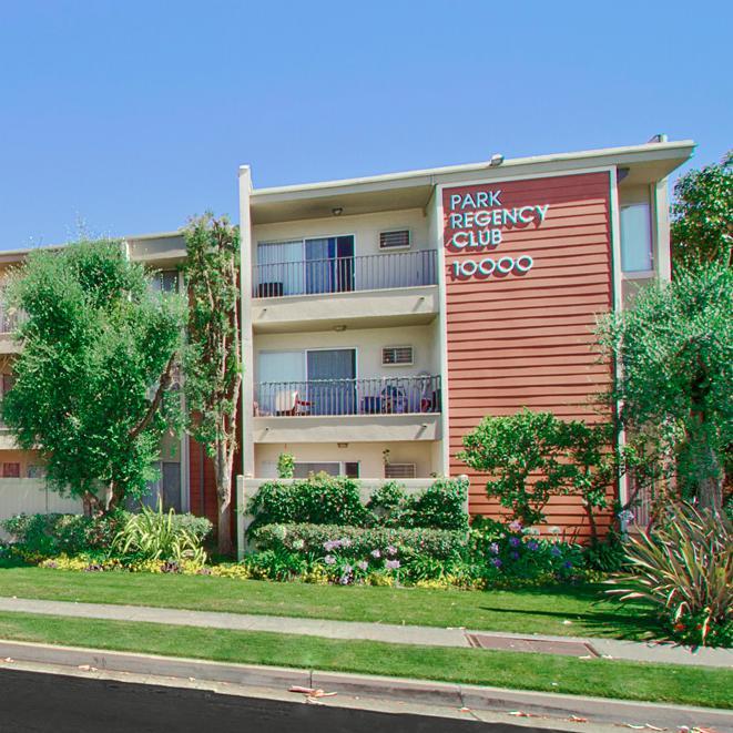 Welcome Home to Park Regency Club Apartments! We are conveniently located with the best of metropolitan conveniences and resort-style comfort.