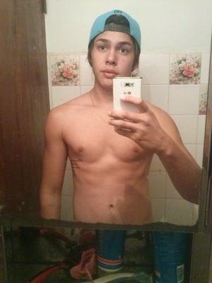 nahuelarias's profile picture. 