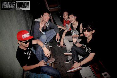 Official Account Of WHATEVERYOUMOM , MELODIC POPPUNK/EASYCORE BAND FROM BREBES, SINCE 2013 || Cp: Pin BB : 323C31A4 (FRANS HENDRA)
