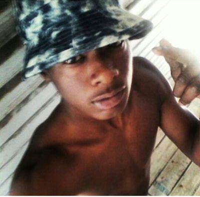 D__money17's profile picture. The end of the rode is in walking distance ....✊