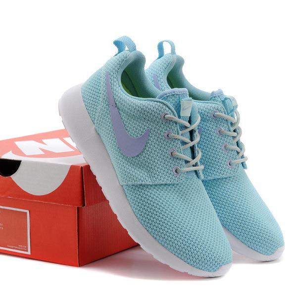 Ropa de los clubes mas imprtantes del mundo, zapatillas de todo tipo y cualquier cosa que puedas imaginar aqui