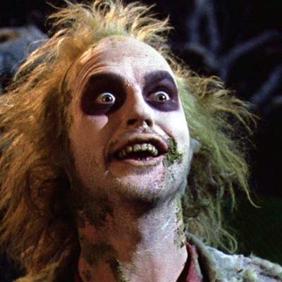 SmugThis's profile picture. many people have called me the seth curry of throwing things into trash cans