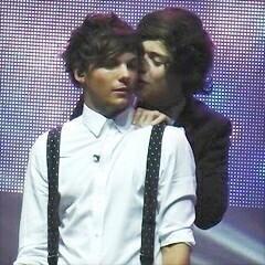 larrypicsngifs's profile picture. 