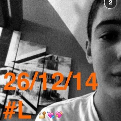 Moi c'est brice, follow moi et je rend ! ❤️ Gamertag : Vodk Xeo ! Ajouter. ;) 
Snap: Brice-49. Ask: BriceMch.