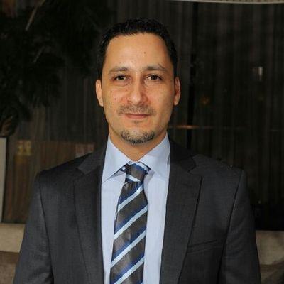 liadb's profile picture. Financial Expert, טריאתלט, פסבדונים, דיכוטום וגם: קולינריה-יין-קפה-צילום-ספרים עיצוב-חורף-לילה טבע-ים-בודלר2666.