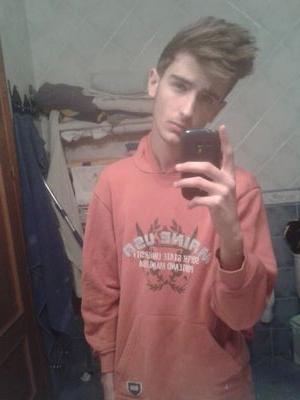 estás tan dentro de mi que si te toco, puedo matarme