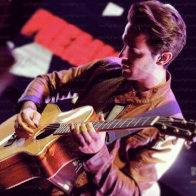 Guitarrista de @dvicioficial - SONY MUSIC - https://t.co/c3nYRO1YTM