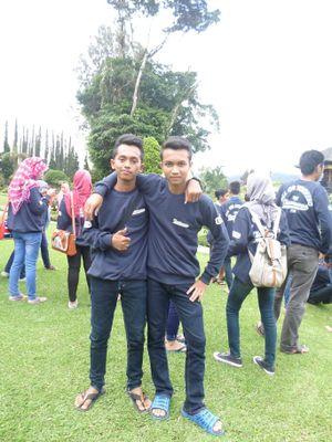 Myloveadventure X-IPA6 + XI-MIA2 + XII-MIA1 SMA Negeri 1 Cerme/../Seorang anak manusia biasa berbintang Gemini yang bermimpi menjadi seorang Dosen