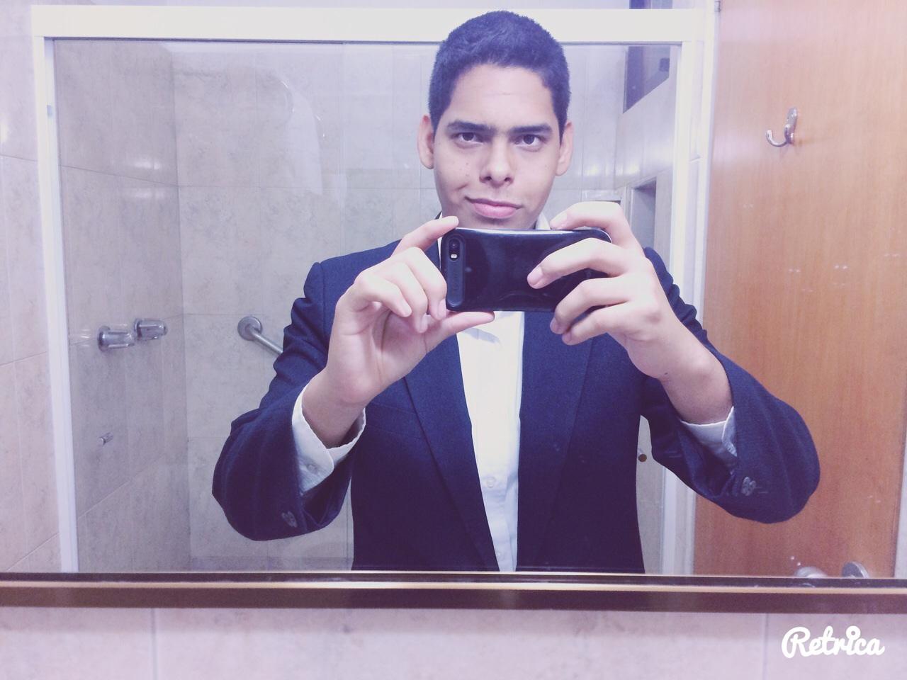 Mi filosofía de vida: Dios+famlia+valores= vida perfecta!  18' me caracterizo por ser sincero. :$