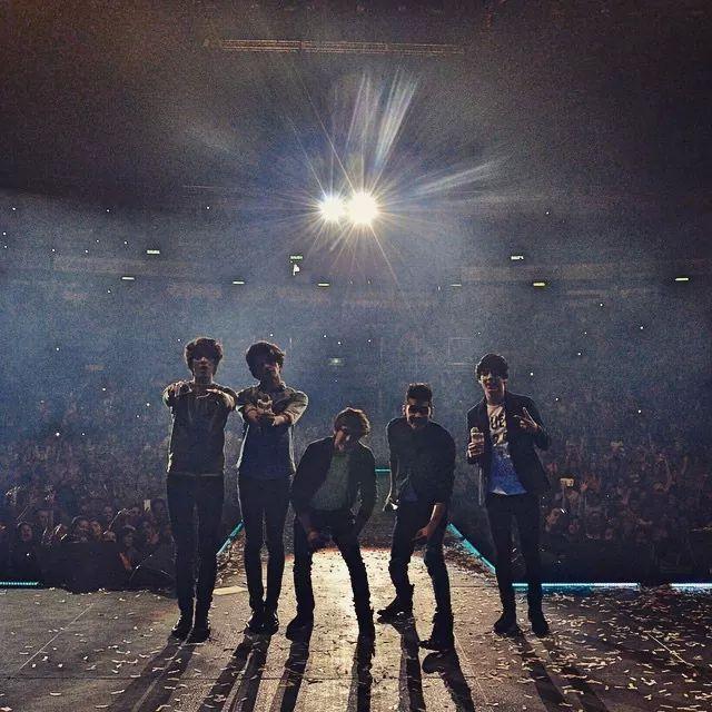 pagina dedicada a @somoscd9 nuestra meta que CD9 nos siga.. #cd9eresvideo #DalePlayAeres no olviden tomar agÜita de limon... PAZ. :D meta: 500 followers... :3