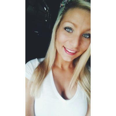 sheebe_johnston's profile picture. Be weird. Be kind. Be free. ✌