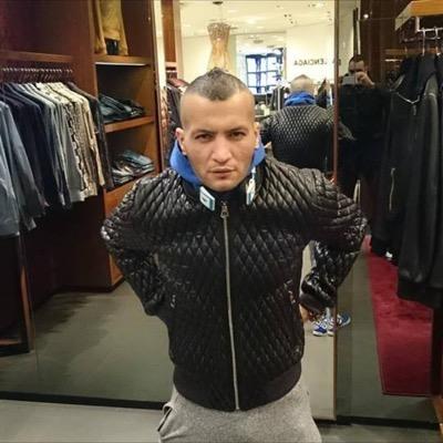 HakimakliMusic's profile picture. Hakimakli Aiello est d'origine algérienne et italienne, il est né à Lyon (Rhône) la capitale des Gaules. entré à Radio FG à l'age de 18 ans