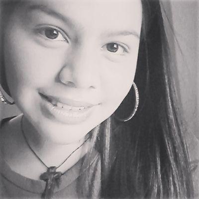 17.  Venezolana , soñadora y luchadora #ameb mi mas grandes deseos♥