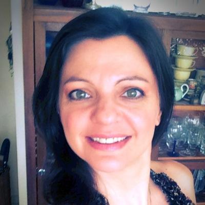 Dentista e cozinheira amadora.