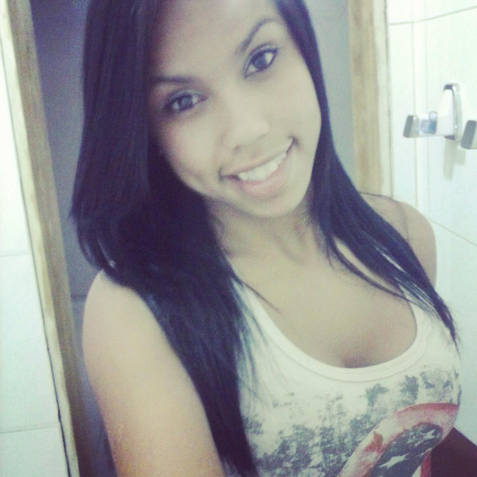 ,, Seja protagonista da sua vida, e não platéia da minha.    segue aí' ;*